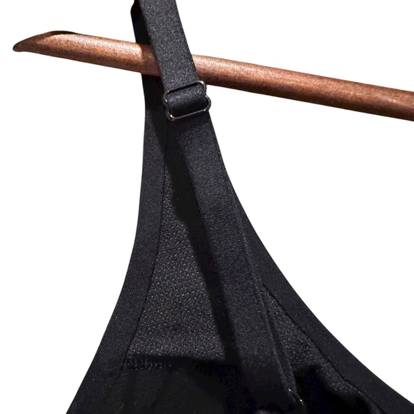 Victoria’s Secret Allegro Support Flow On Point Lined Sport Bra Black Size 34D - Picture 6 of 11